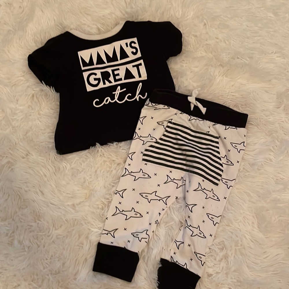 Shark Outfit 》Shirt + pants 》 6 months